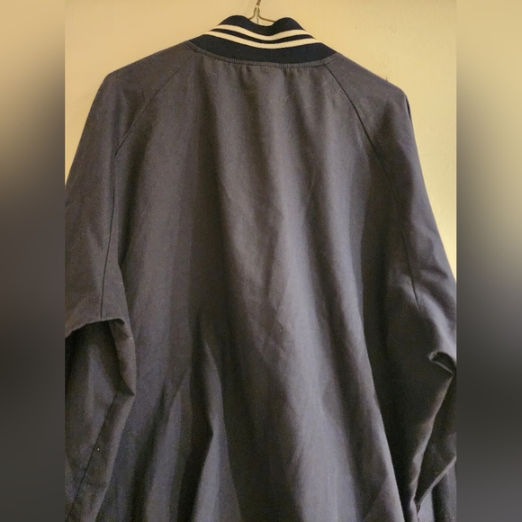 Majestic NY Yankees vintage L vintage buttondown gently used - Picture 2 of 4